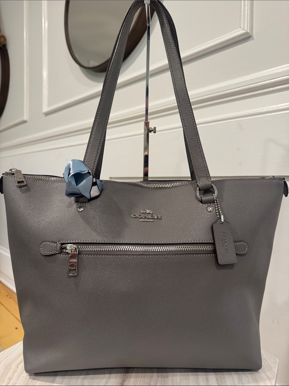 Coach Bag Gallery Grey Leather Tote with Scarf - Picture 4 of 17